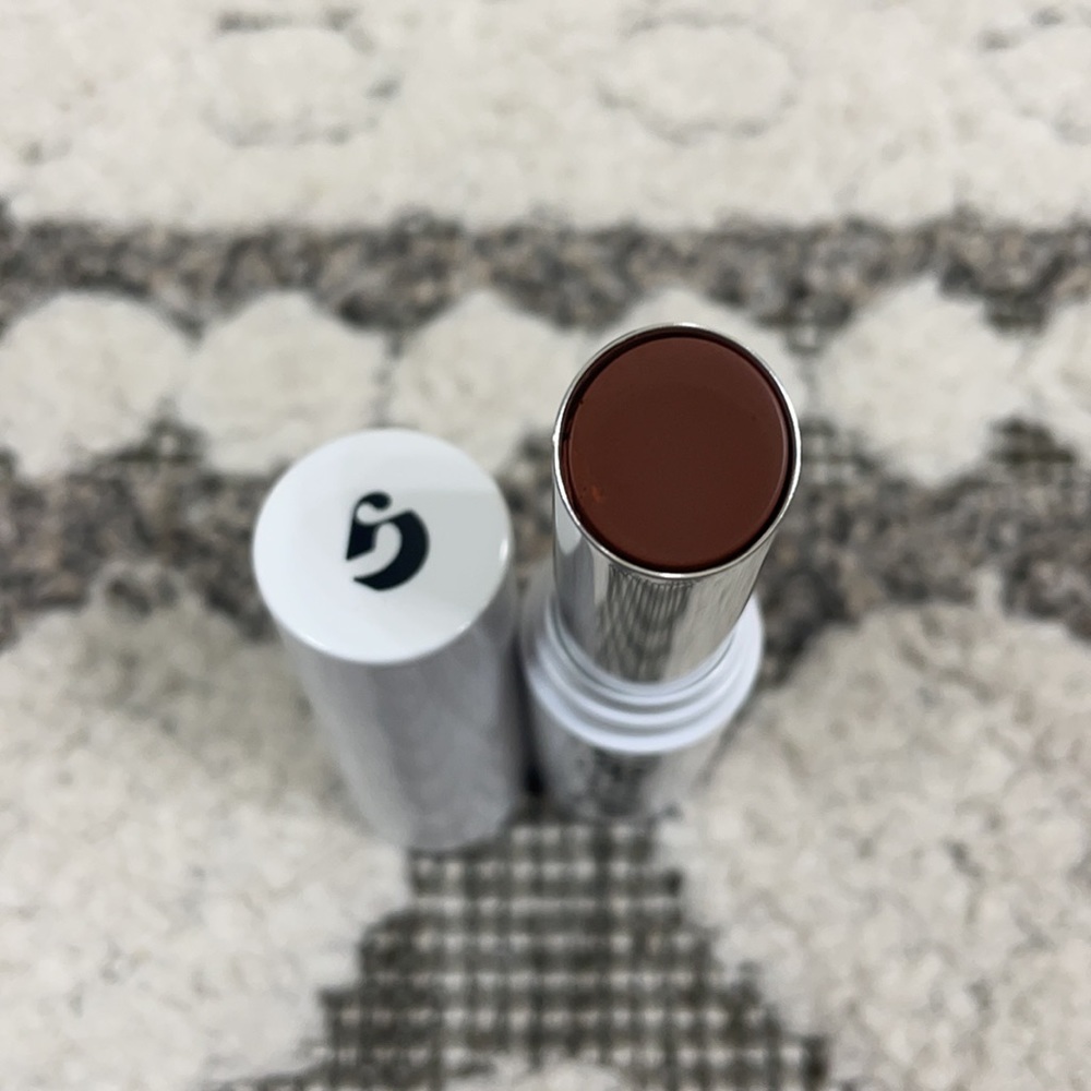 Glossier- All New In Box - Picture 3 of 10